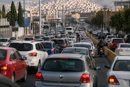 Tráfico en Pachuca alarga hasta una hora los traslados diarios