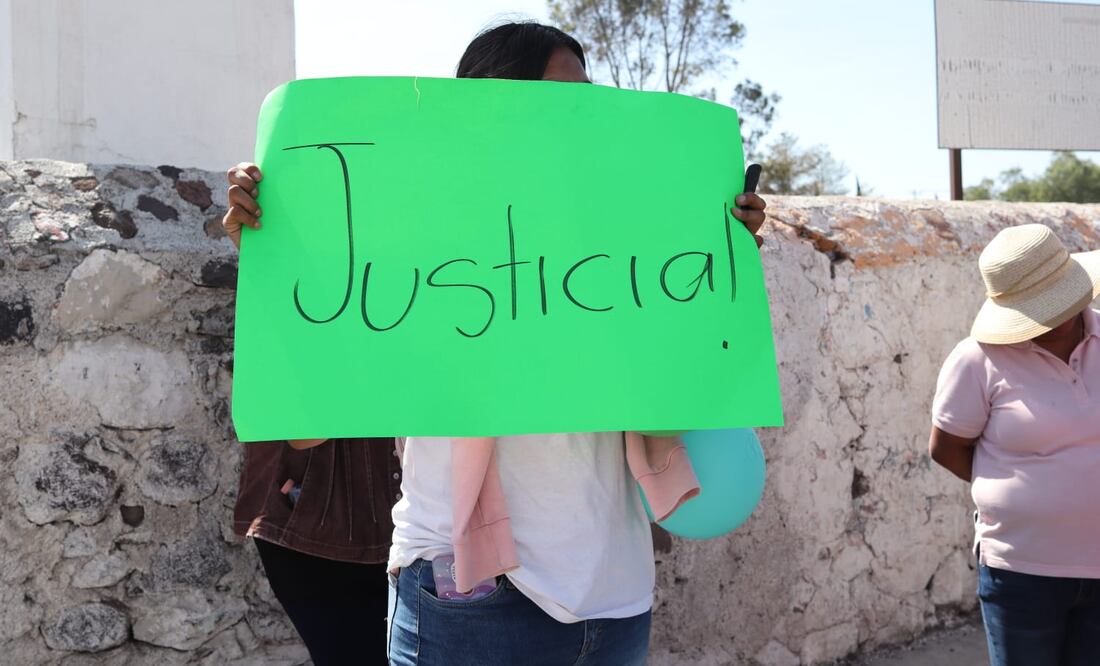 Madres de familia exigen una respuesta de las autoridades ante la presunta violación de dos niñas menores de 5 años Foto: Josué Ortiz