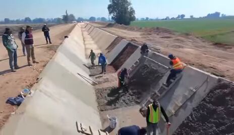 Hasta abril se extenderán las obras del revestimiento de canales; agricultores alertan por retraso