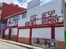 Demolerán y reconstruirán dos primarias de Tulancingo; padres rechazan clases virtuales