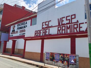 Demolerán y reconstruirán dos primarias de Tulancingo; padres rechazan clases virtuales