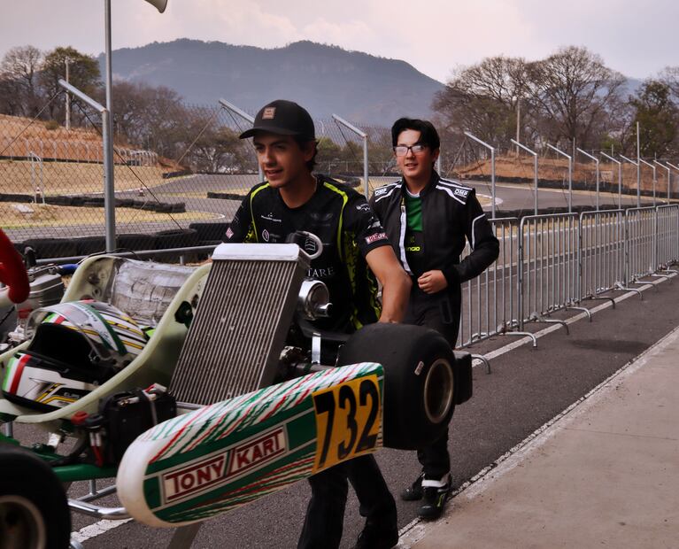 Elías Vignola, enfundado en su uniforme verde, representando a Davo Racing Team y Manolo Racing aseguró “es un orgullo competir por México". I Foto: Josué Ortiz