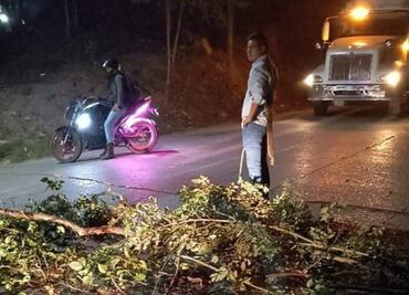Bloqueo en la Huejutla-Jaltocán tras arresto de chófer involucrado en accidente