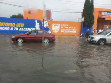 Tormenta provoca inundaciones y caos vial en Pachuca