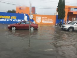Tormenta provoca inundaciones y caos vial en Pachuca