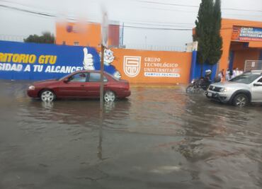 Tormenta provoca inundaciones y caos vial en Pachuca