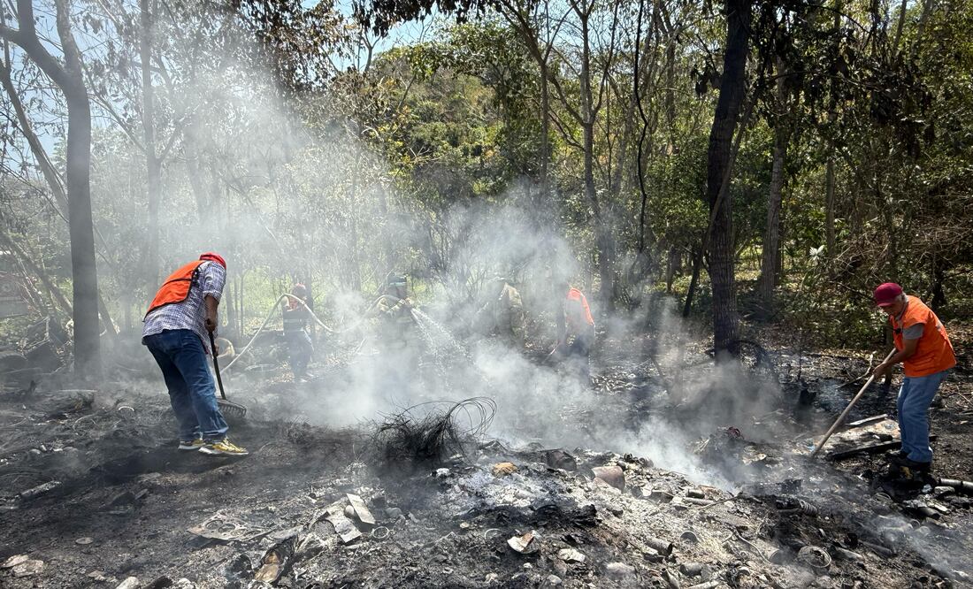 Huejutla, Tlanchinol, Xochiatipan, San Felipe y Atlapexco han iniciado con el combate de incendios de pastizal | Foto: Especial