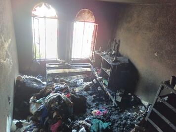 Devoran llamas una vivienda en Tepeji del Río 