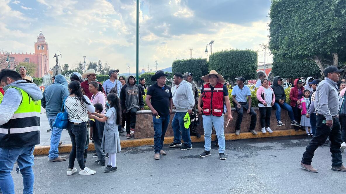 La inconformidad de los padres de familia es por la falta de un docente. Trascendió que desde hace tiempo solo tienen un docente que atiende a dos grupos. I Foto: Especial