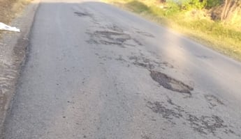Siguen inconclusos los trabajos de bacheo en la carretera Alfajayucan-Chapantongo