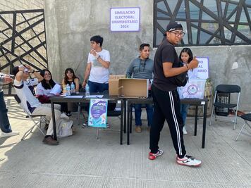 Alumnos de la UPP se suman a Simulacro Electoral Universitario