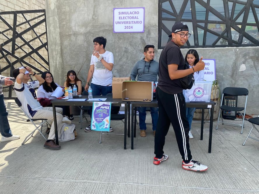 Alumnos de la UPP se suman a Simulacro Electoral Universitario | Foto: Giovanny Flores