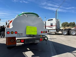 Transportistas bloquean el bulevar Minero por presunto abuso policial en Pachuca