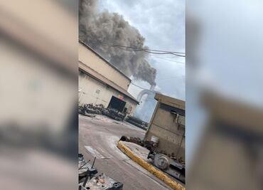 Alerta a vecinos incendio en una planta industrial de Ciudad Sahagún