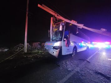 Accidente de autobús en la carretera Pachuca Sahagún