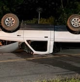 Un muerto y dos heridos tras volcadura en la carretera México-Tampico