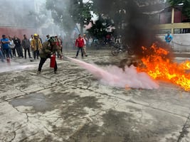 Capacitan a más de 100 comerciantes para prevenir riesgos durante festejos guadalupanos en Huejutla