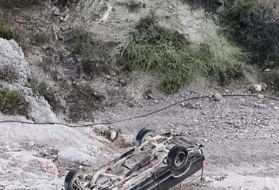 Camioneta se desbarranca en Xhajá, Zimapán; un lesionado 