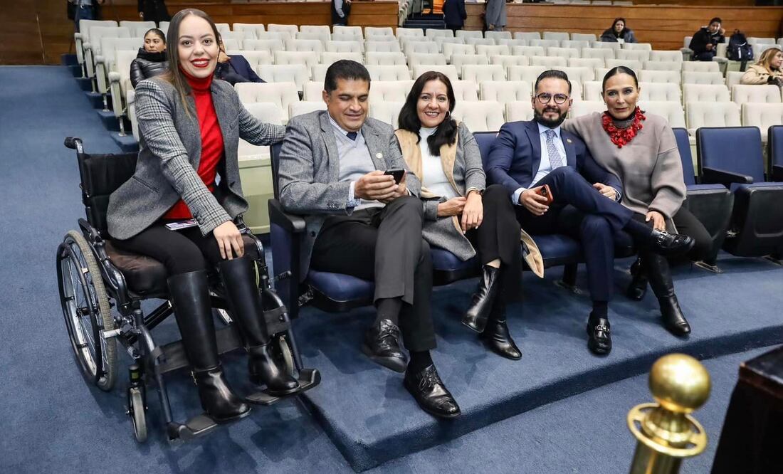 En junio pasado, 8 diputados locales, 15 alcaldes, 51 regidores y síndicos, e integrantes de 27 comités municipales renunciaron a su militancia al PRI y anunciaron la conformación del GPI | Facebook: Alejandro Enciso