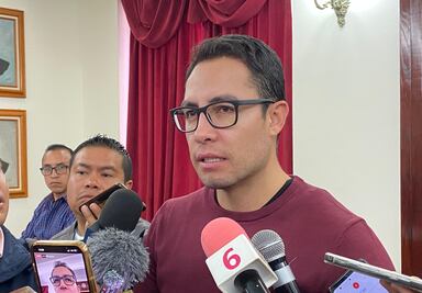 Alcalde de Pachuca advierte a Foideh sobre responsabilidad de limpiaparabrisas tras incidente