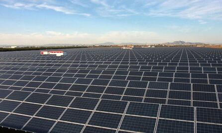 Pobladores de Nopala exigen respuesta a las autoridades sobre los paneles solares.