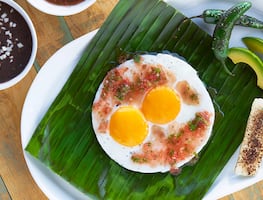 Huevos enhojados, el desayuno ancestral y saludable de la Huasteca hidalguense