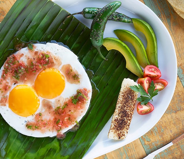 Huevos enhojados, el desayuno ancestral y saludable de la Huasteca hidalguense