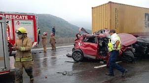 Una persona sin vida y siete lesionadas, saldo de accidente en la México-Querétaro