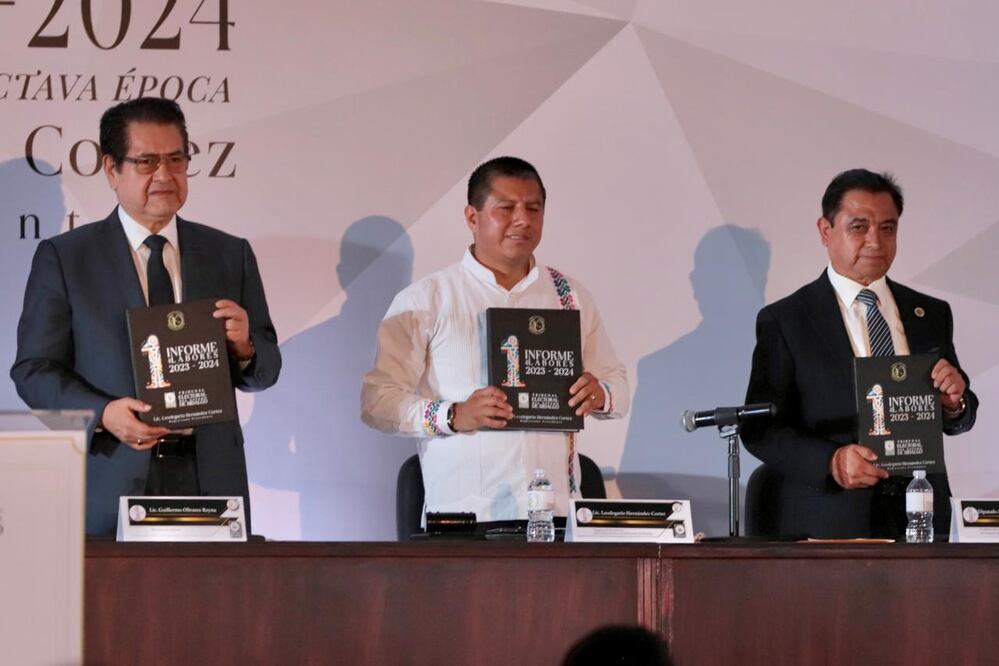 Sesión solemne del Tribunal Electoral del Estado de Hidalgo durante la cual el magistrado presidente del TEEH Leodegario Hernández rinde su primer informe de labores  I foto: Luis Soriano