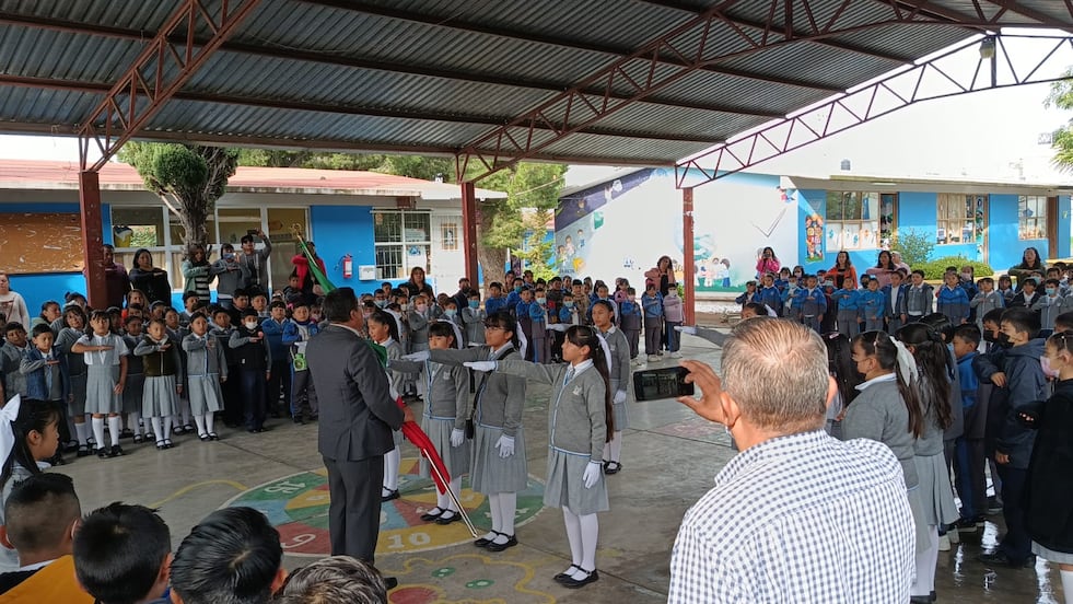 Escuelas de Hidalgo adelantan clausuras y ceremonias de fin de ciclo escolar