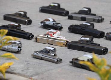 SEDENA destruye 83 pistolas y fusiles.