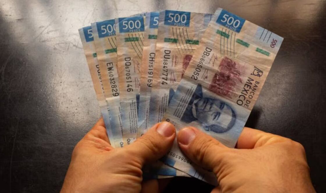 A partir del primer minuto de este miércoles entró en vigor el incremento de 12% al salario mínimo. Foto: EL UNIVERSAL