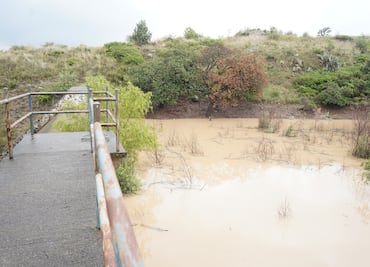 Monitorean presas y zonas de riesgo en Santiago Tulantepec para prevenir inundaciones