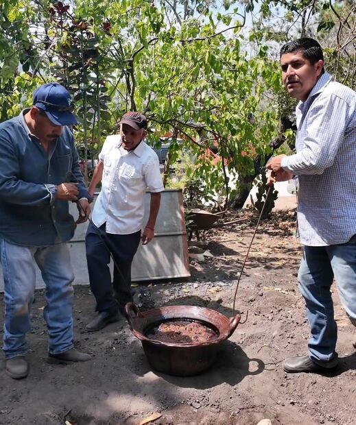 Mole horneado, un platillo tradicional de Santiago de Anaya preparado por Doña Claudia Hernández I Foto: Gerardo Campa