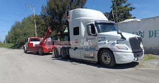 Recuperan tractocamión robado en el Arco Norte