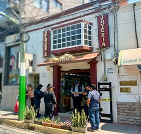 Violento asalto a joyería en el centro de Tulancingo deja un herido