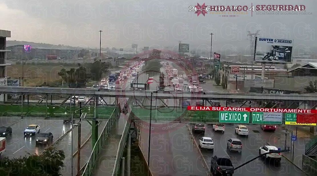 La lluvia provocó caos vial en diferentes avenidas de Pachuca I Foto: C5i
