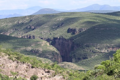 Nuevo mirador abre ruta entre cañones y fósiles en Zimapán