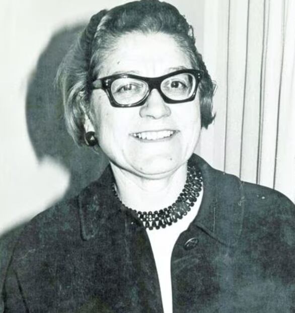 La primera senadora y presidenta del Senado, María Lavalle Urbina, juez que también presidió un máximo tribunal en Campeche. Foto: Hemeroteca El Universal