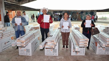 Apoya Sedeco con calentadores solares a familias hidalguenses