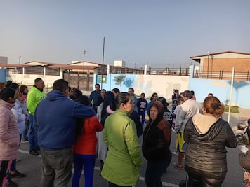 Padres de familia exigen transparencia en manejo de recursos en primaria de Tizayuca