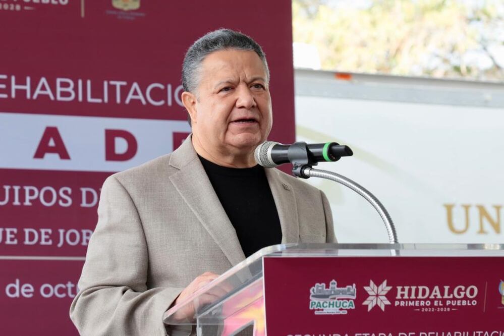 Julio Menchaca, gobernador de Hidalgo, entregó equipo a policías de Pachuca Foto: Luis Soriano