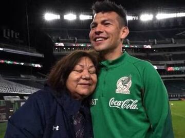 Chucky Lozano cumple sueño de fan que perderá la vista
