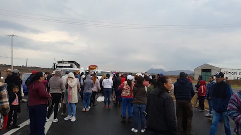 Se extiende manifestación por falta de agua a dos carreteras federales