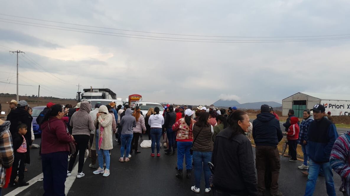 20 horas permaneció el bloqueo en la autopista México – Tuxpan a la altura del kilómetro 71 | Foto: Grisel Lira