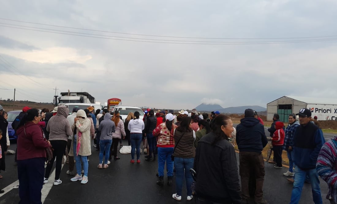 20 horas permaneció el bloqueo en la autopista México – Tuxpan a la altura del kilómetro 71 | Foto: Grisel Lira