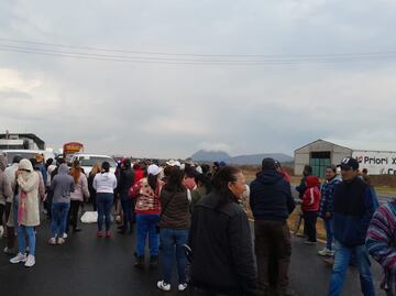 Se extiende manifestación por falta de agua a dos carreteras federales