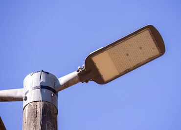 Deficiente alumbrado público en 15 fraccionamientos irregulares de Pachuca