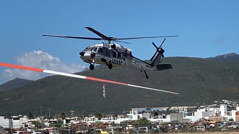 Puente aéreo; helicópteros llevan esperanza a población afectada por lluvias