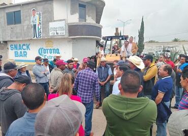 Acuerdan bacheo en calle de El Huixmi, tras bloqueo